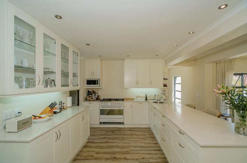 4 Bedroom Property for Sale in Tarragona Western Cape